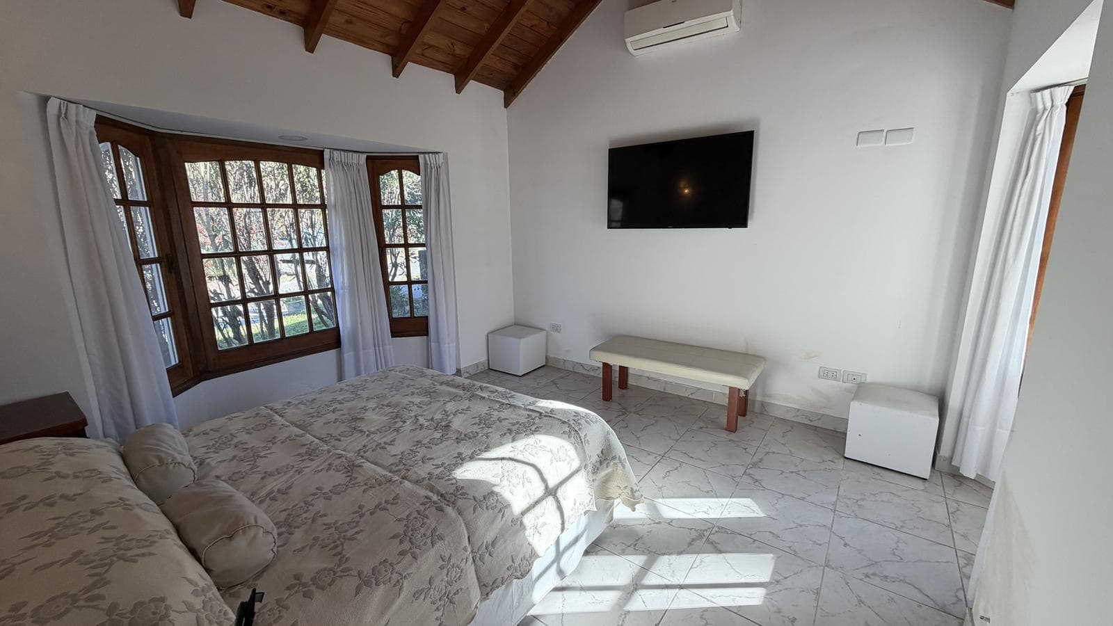 6-Room House for Sale in Pilar