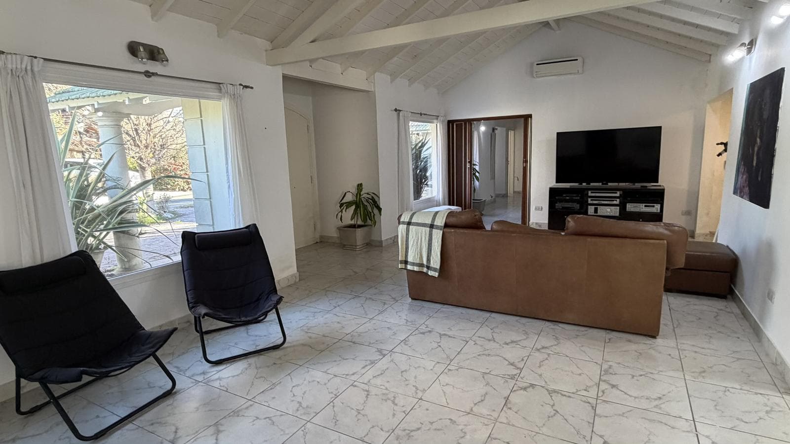 6-Room House for Sale in Pilar