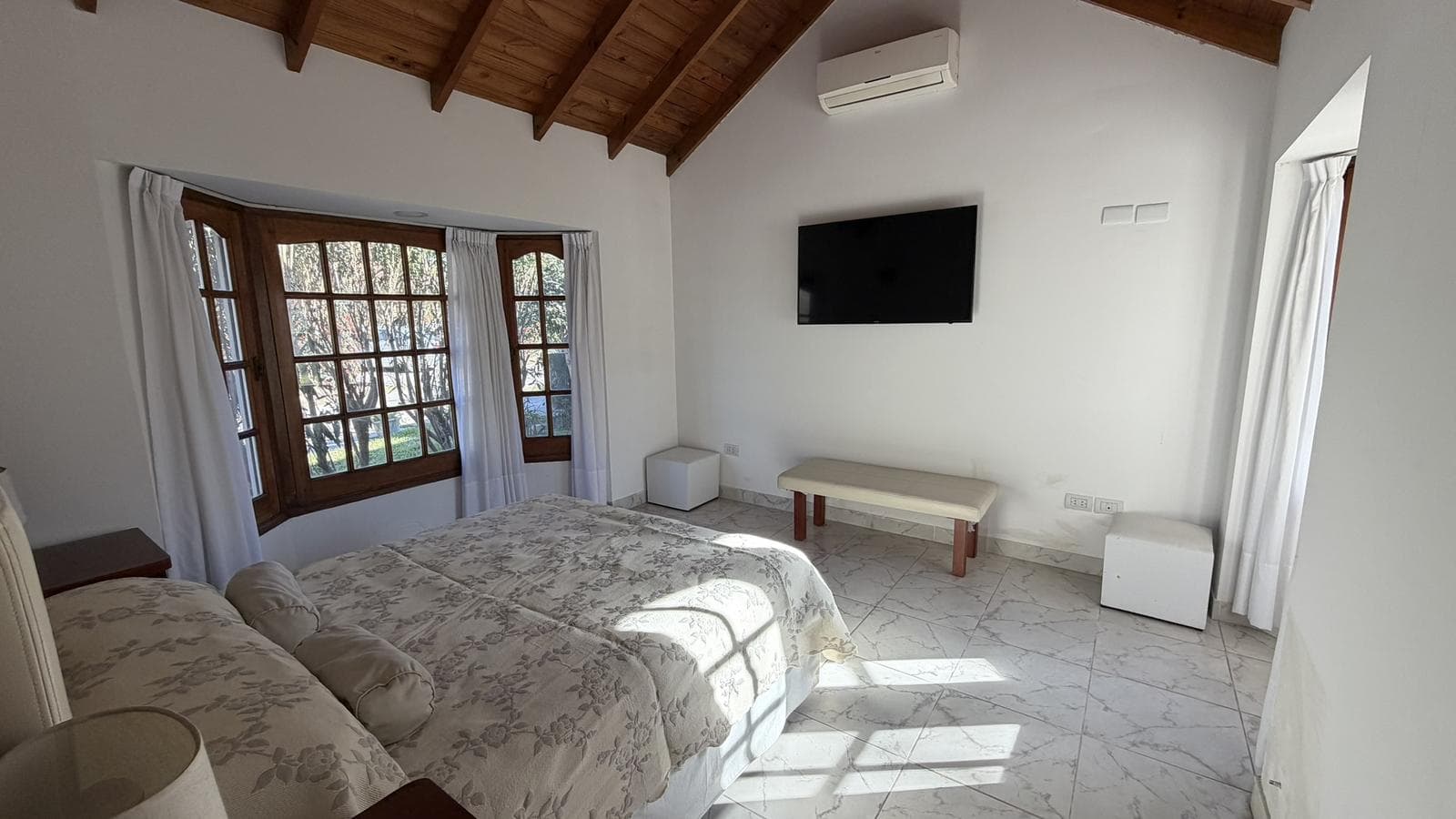 6-Room House for Sale in Pilar