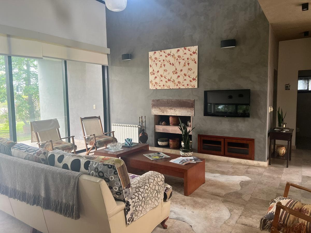 House for Sale: 5 Rooms, River View, San Benito Neighborhood, Villanueva, Tigre