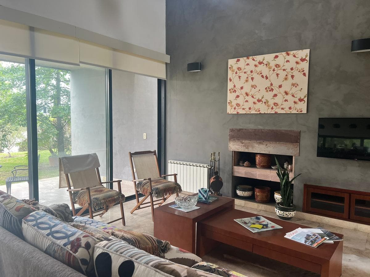 House for Sale: 5 Rooms, River View, San Benito Neighborhood, Villanueva, Tigre