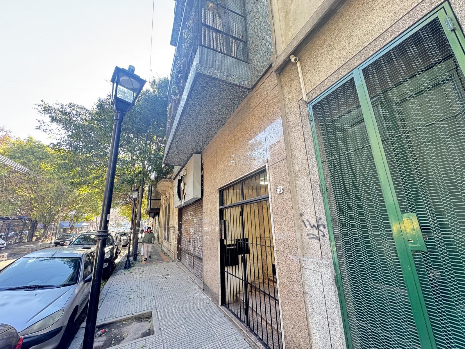 Bargain! Fully furnished 3-room apartment in Balvanera—1 block from Shopping Abasto