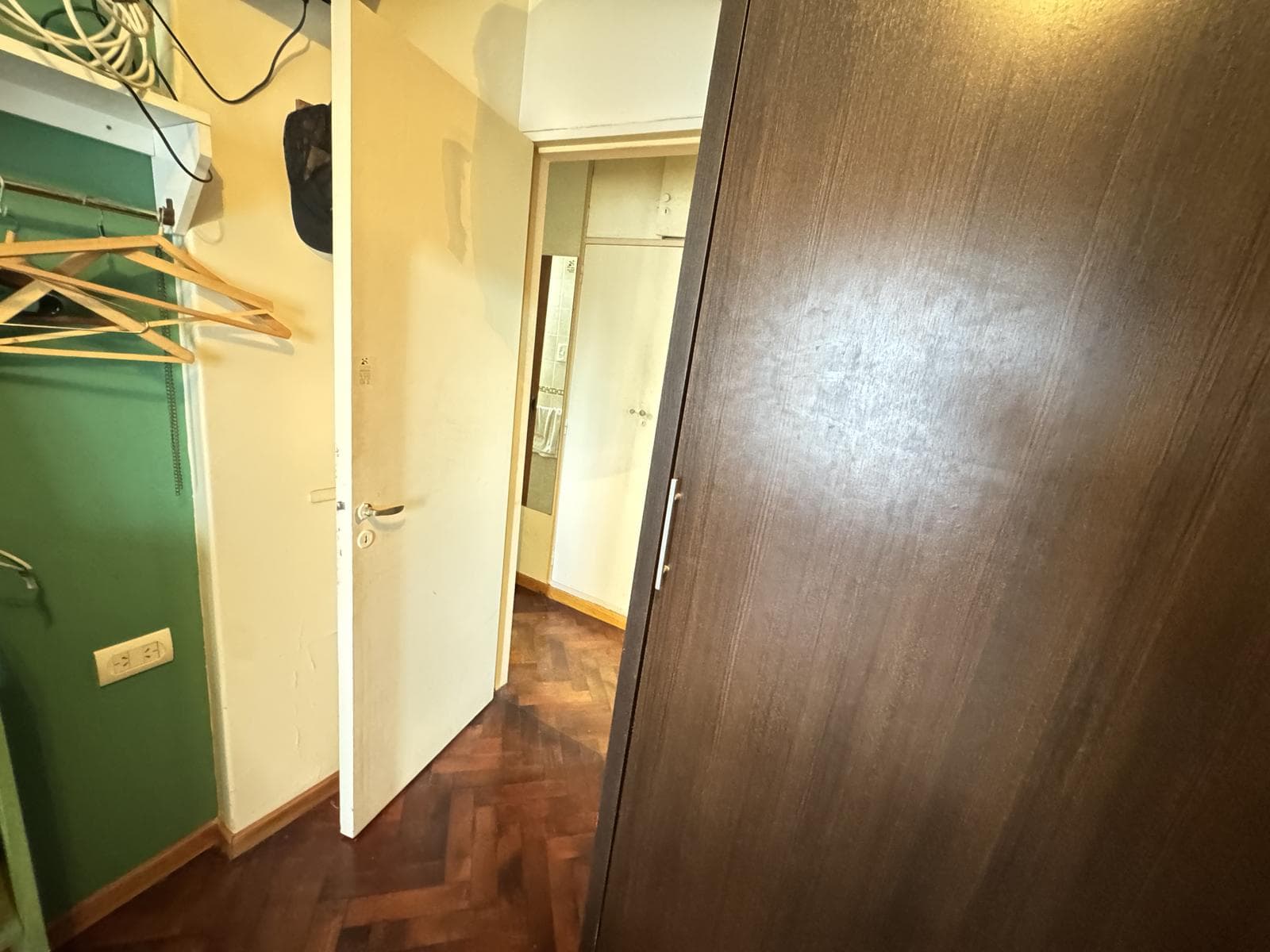Bargain! Fully furnished 3-room apartment in Balvanera—1 block from Shopping Abasto