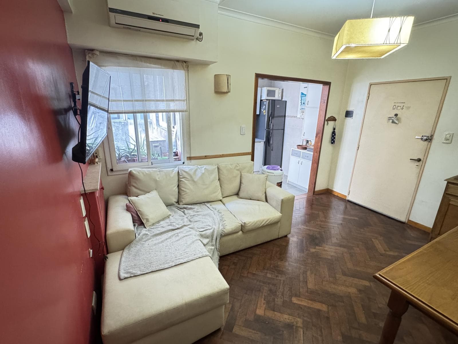 Bargain! Fully furnished 3-room apartment in Balvanera—1 block from Shopping Abasto