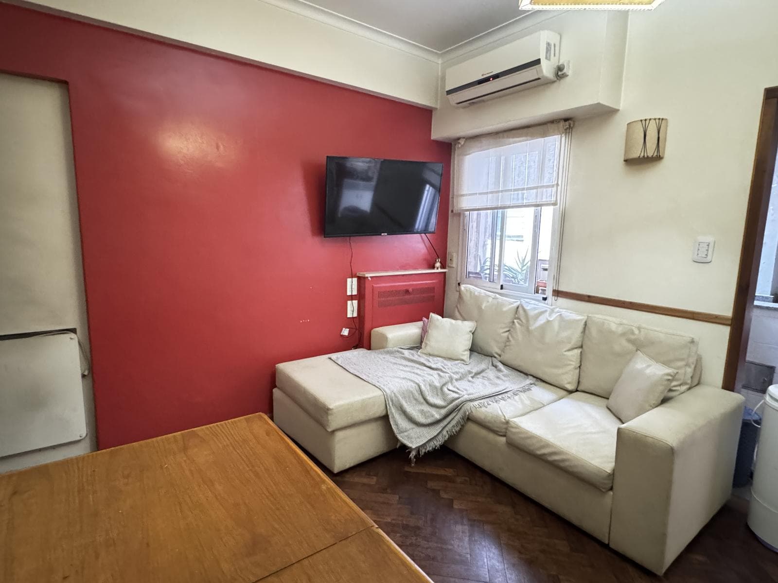 Bargain! Fully furnished 3-room apartment in Balvanera—1 block from Shopping Abasto