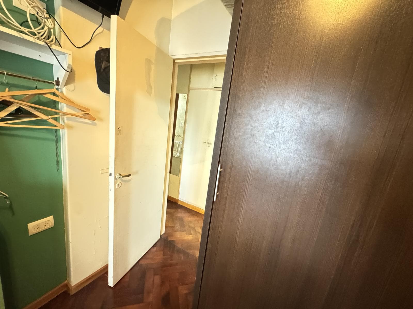 Bargain! Fully furnished 3-room apartment in Balvanera—1 block from Shopping Abasto