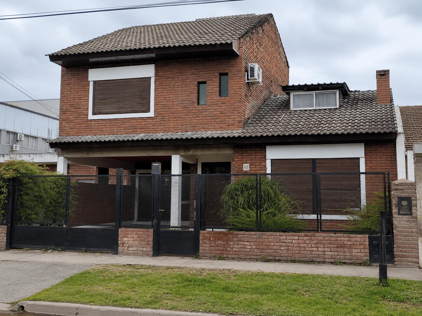 House with Loft for Sale in Ing. Machwitz Escobar on Lambaré Street
