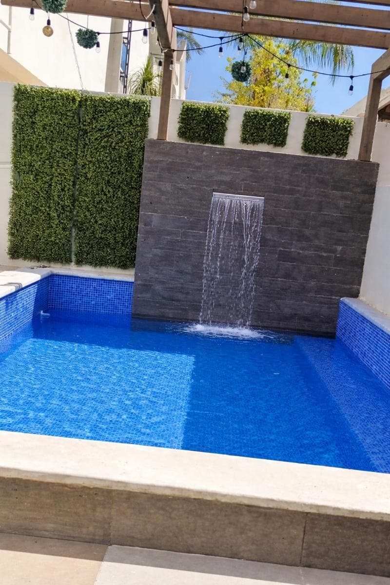 FOR SALE: 378-square-meter house in VISTANCIA RESIDENCIAL—National Highway—with a pool and solar panels