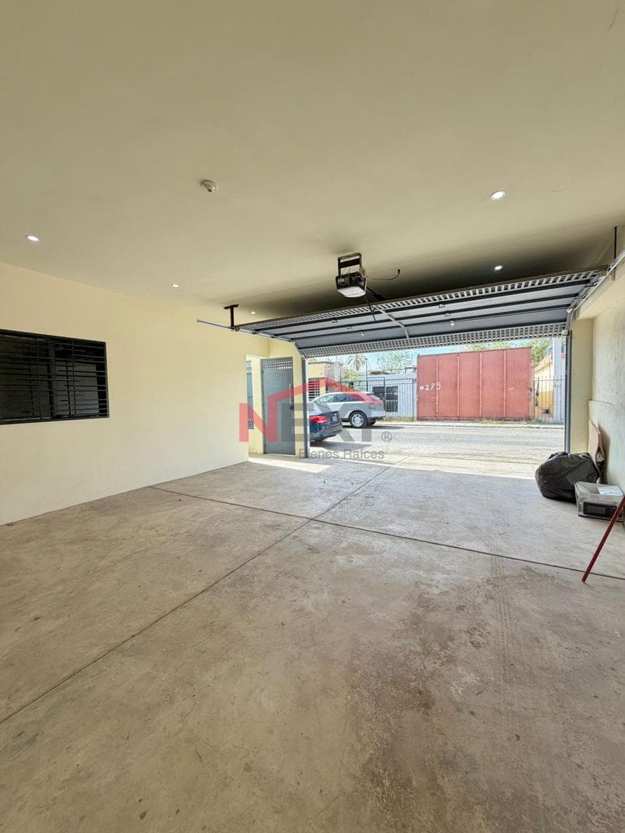 HOUSE FOR RENT IN THE BALDERRAMA NEIGHBORHOOD