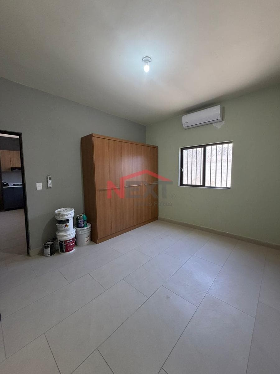 HOUSE FOR RENT IN THE BALDERRAMA NEIGHBORHOOD