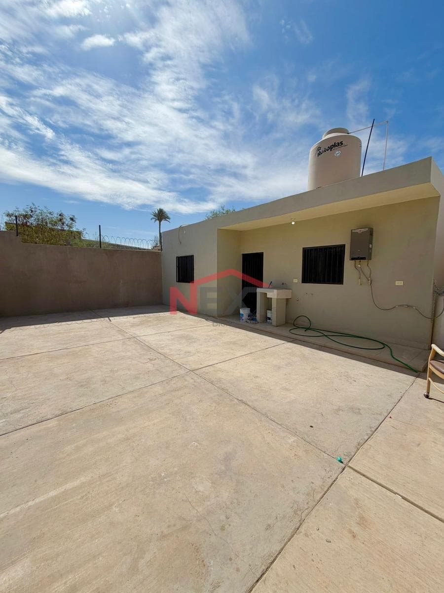 HOUSE FOR RENT IN THE BALDERRAMA NEIGHBORHOOD