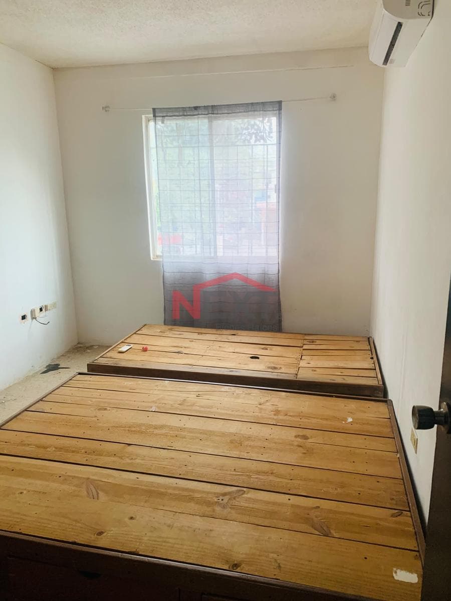 HOUSE FOR RENT IN COL. LAS LOMAS