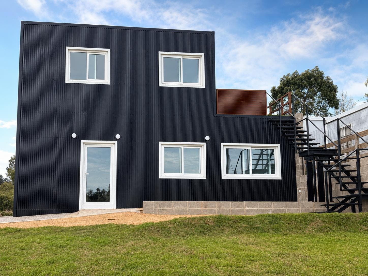 3-Bedroom Apartment for Annual Rent in Maldonado