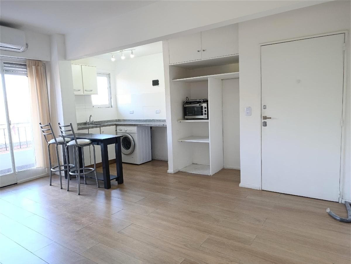 For Sale: Studio Apartment in San Telmo, Can Be Divided, 37 m²-