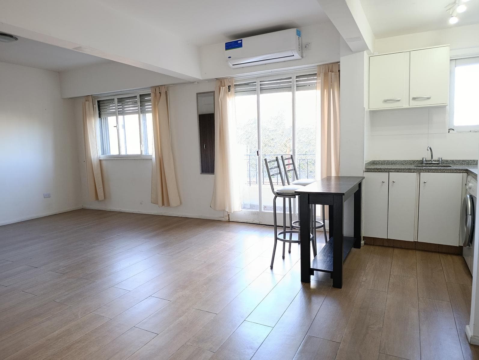 For Sale: Studio Apartment in San Telmo, Can Be Divided, 37 m²-