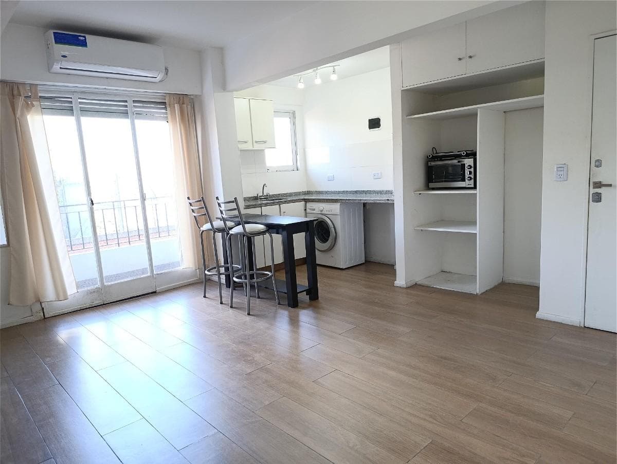 For Sale: Studio Apartment in San Telmo, Can Be Divided, 37 m²-