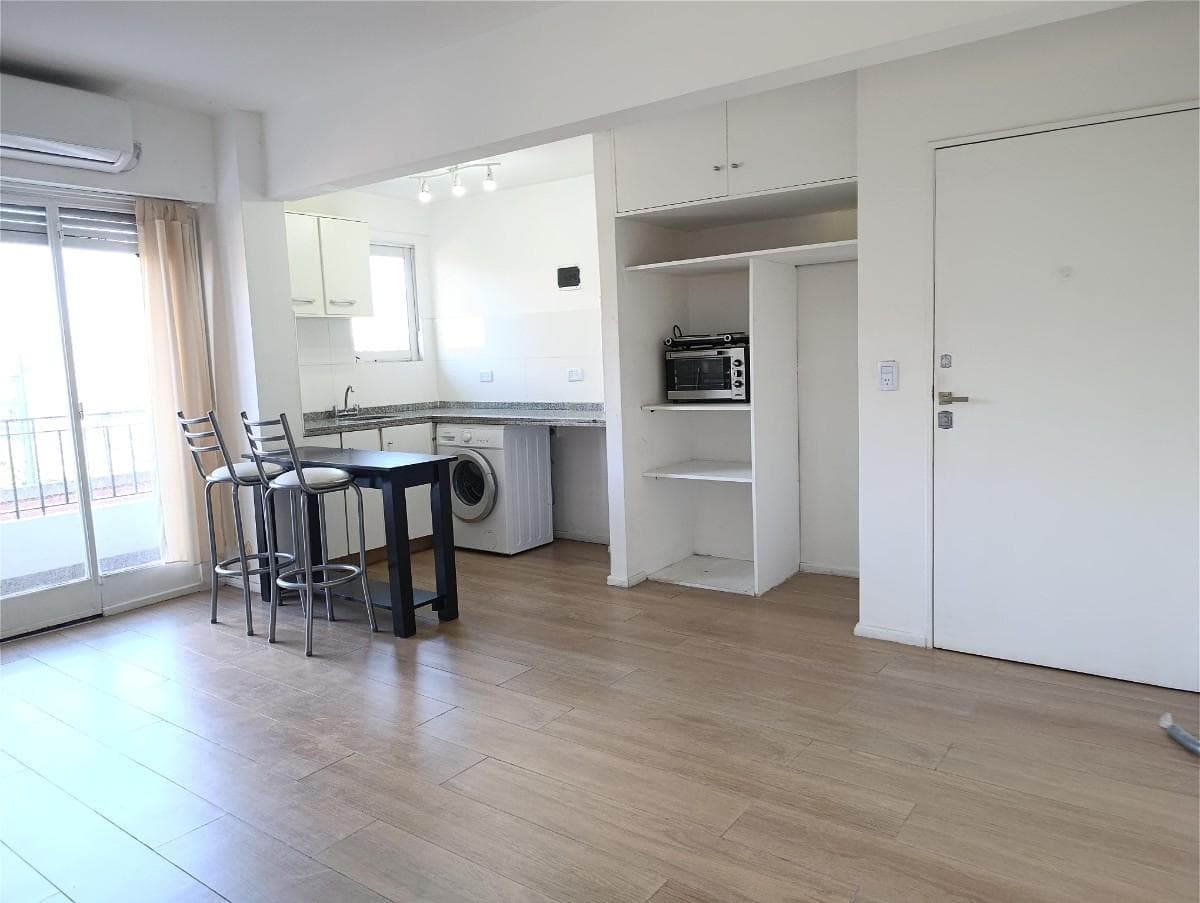 For Sale: Studio Apartment in San Telmo, Can Be Divided, 37 m²-