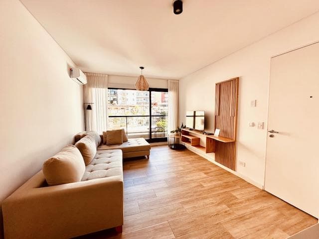 SHORT-TERM RENTAL: 2-ROOM APARTMENT WITH BALCONY AND GARAGE IN PALERMO