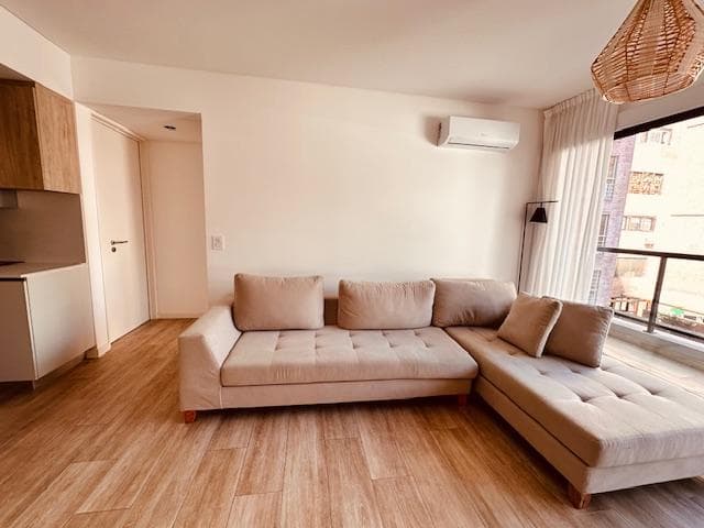 SHORT-TERM RENTAL: 2-ROOM APARTMENT WITH BALCONY AND GARAGE IN PALERMO