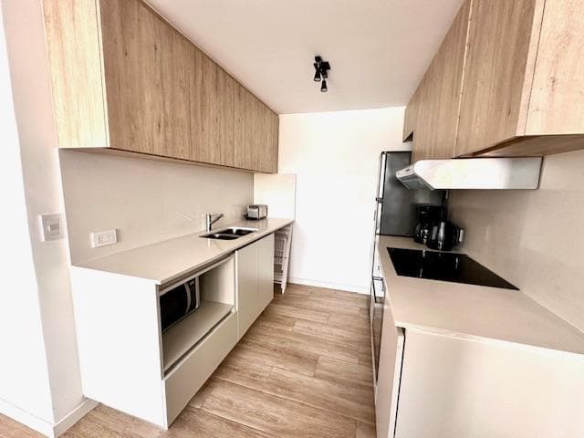 SHORT-TERM RENTAL: 2-ROOM APARTMENT WITH BALCONY AND GARAGE IN PALERMO