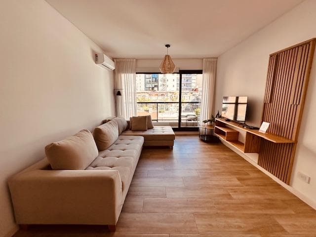 SHORT-TERM RENTAL: 2-ROOM APARTMENT WITH BALCONY AND GARAGE IN PALERMO