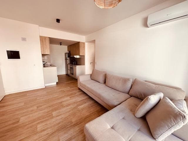 SHORT-TERM RENTAL: 2-ROOM APARTMENT WITH BALCONY AND GARAGE IN PALERMO