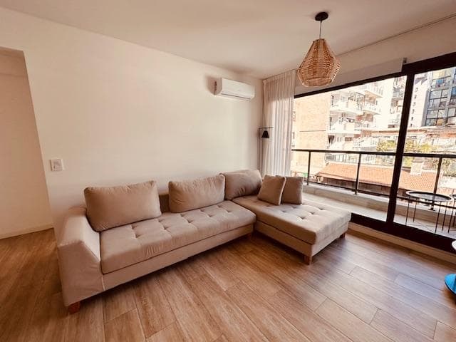 SHORT-TERM RENTAL: 2-ROOM APARTMENT WITH BALCONY AND GARAGE IN PALERMO