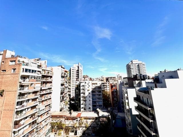 SHORT-TERM RENTAL: 2-ROOM APARTMENT WITH BALCONY AND GARAGE IN PALERMO