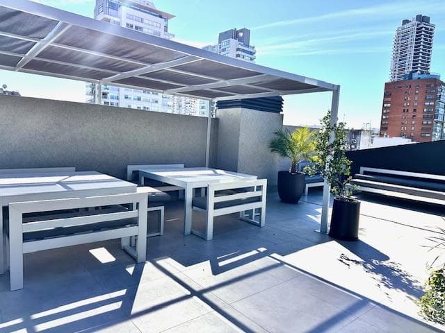 SHORT-TERM RENTAL: 2-ROOM APARTMENT WITH BALCONY AND GARAGE IN PALERMO
