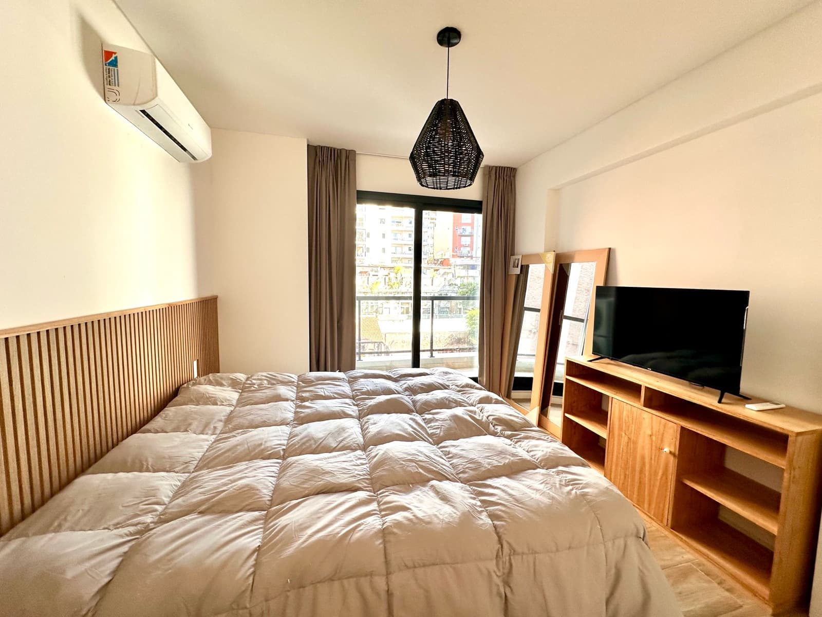 SHORT-TERM RENTAL: 2-ROOM APARTMENT WITH BALCONY AND GARAGE IN PALERMO
