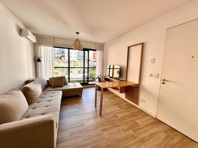 SHORT-TERM RENTAL: 2-ROOM APARTMENT WITH BALCONY AND GARAGE IN PALERMO