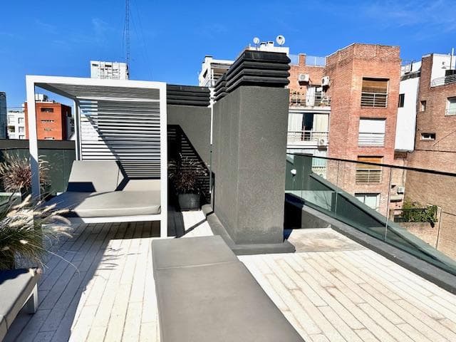SHORT-TERM RENTAL: 2-ROOM APARTMENT WITH BALCONY AND GARAGE IN PALERMO