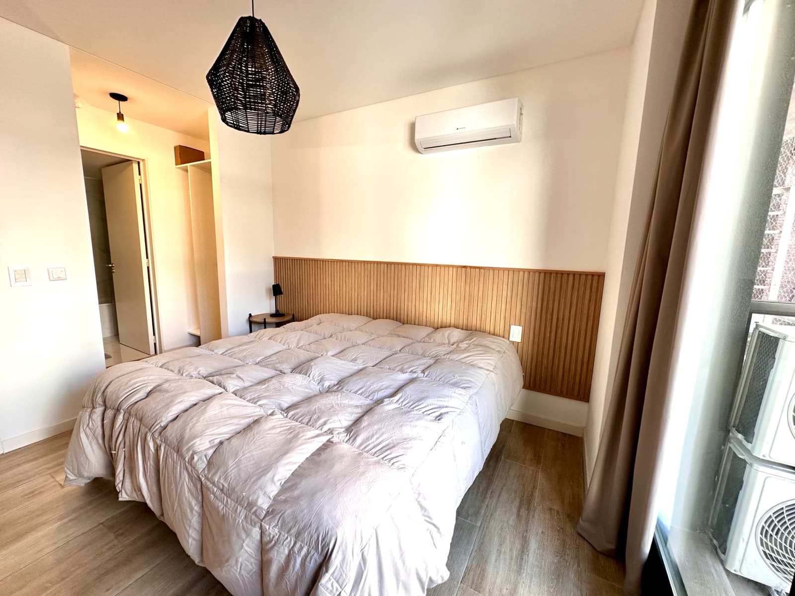 SHORT-TERM RENTAL: 2-ROOM APARTMENT WITH BALCONY AND GARAGE IN PALERMO