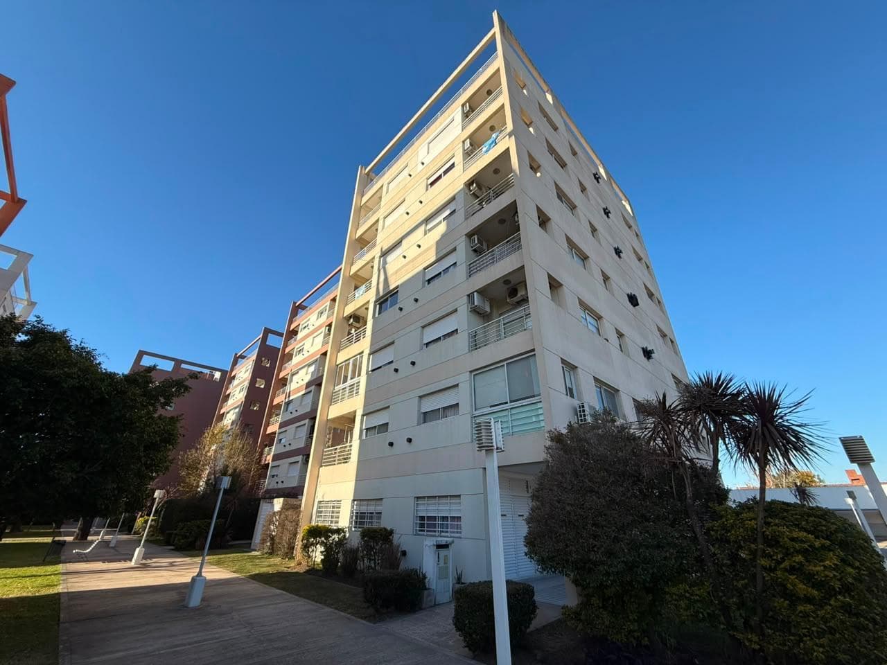 2-ROOM APARTMENT FOR RENT WITH AMENITIES AND PARKING SPACE IN WILDE CENTRO
