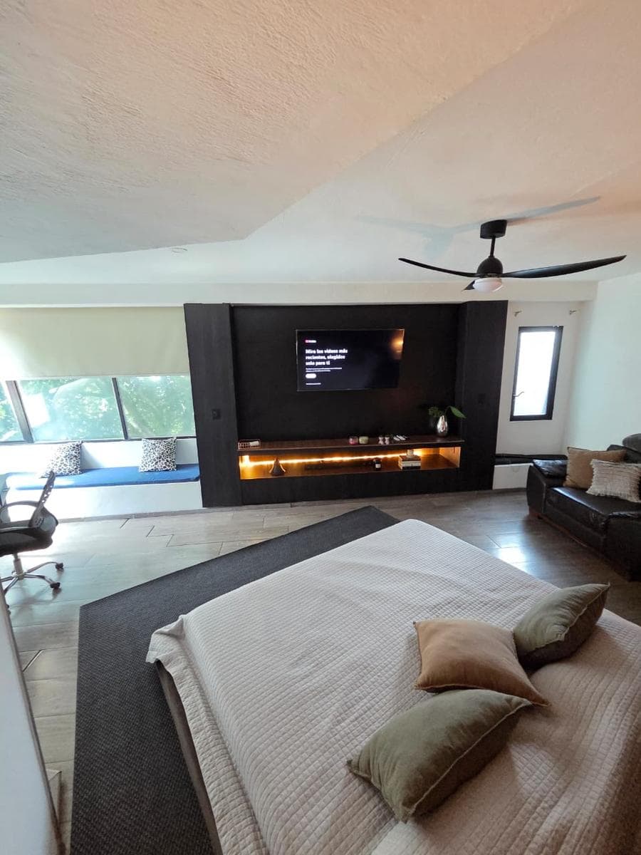3-Level Penthouse for Sale with the Option of 2 Apartments | Ideal for Airbnb | Providencia