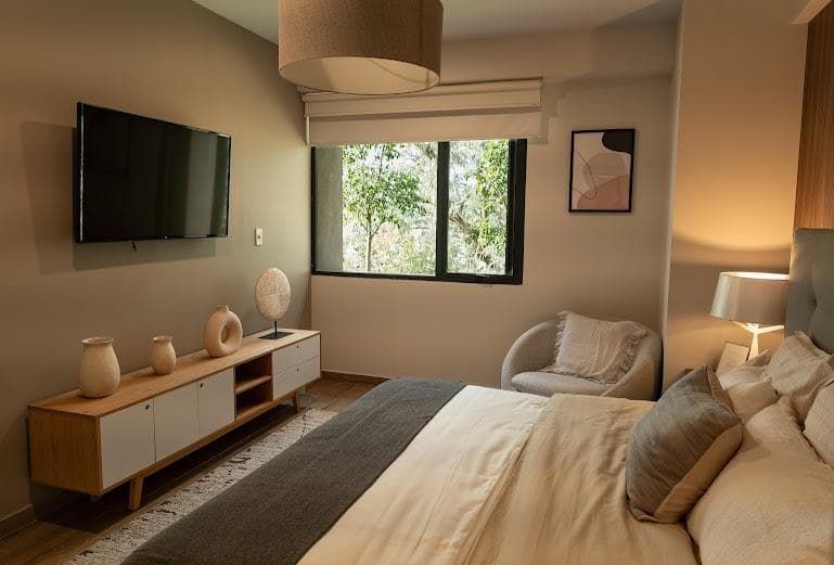 Penthouse for sale in Cumbres de la Herradura, amenities, security, elevator