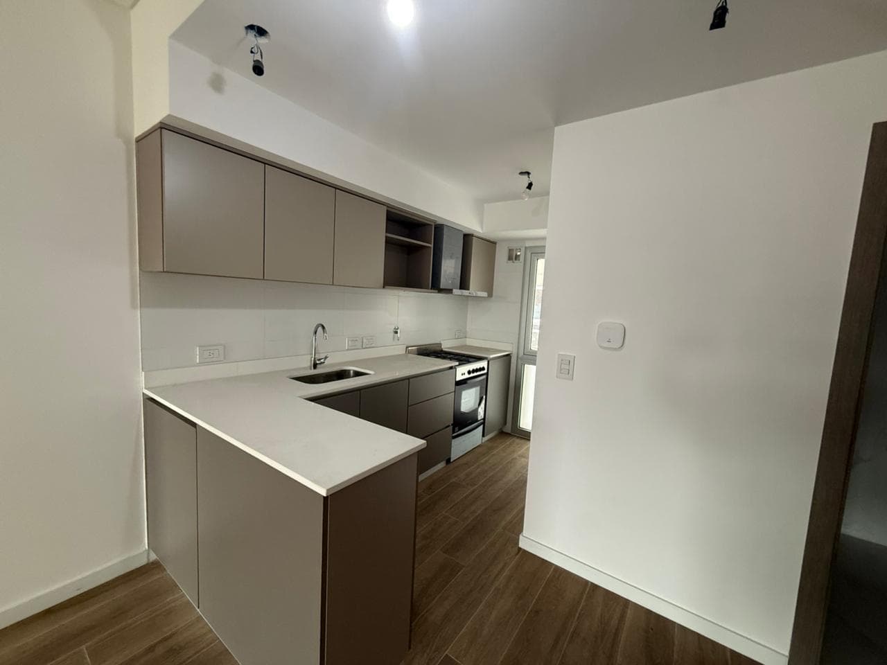 3-ROOM APARTMENT FOR SALE WITH BALCONY AND PARKING SPACE IN NUÑEZ