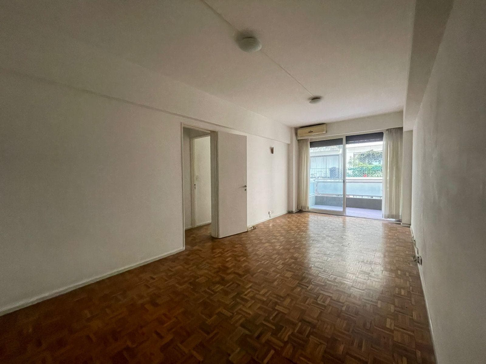 Arenales and Suipacha - 4-Bedroom Apartment for Sale - Retiro
