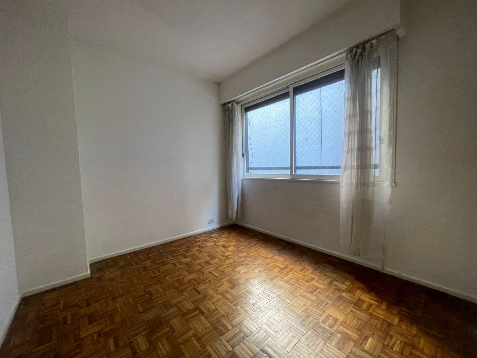 Arenales and Suipacha - 4-Bedroom Apartment for Sale - Retiro