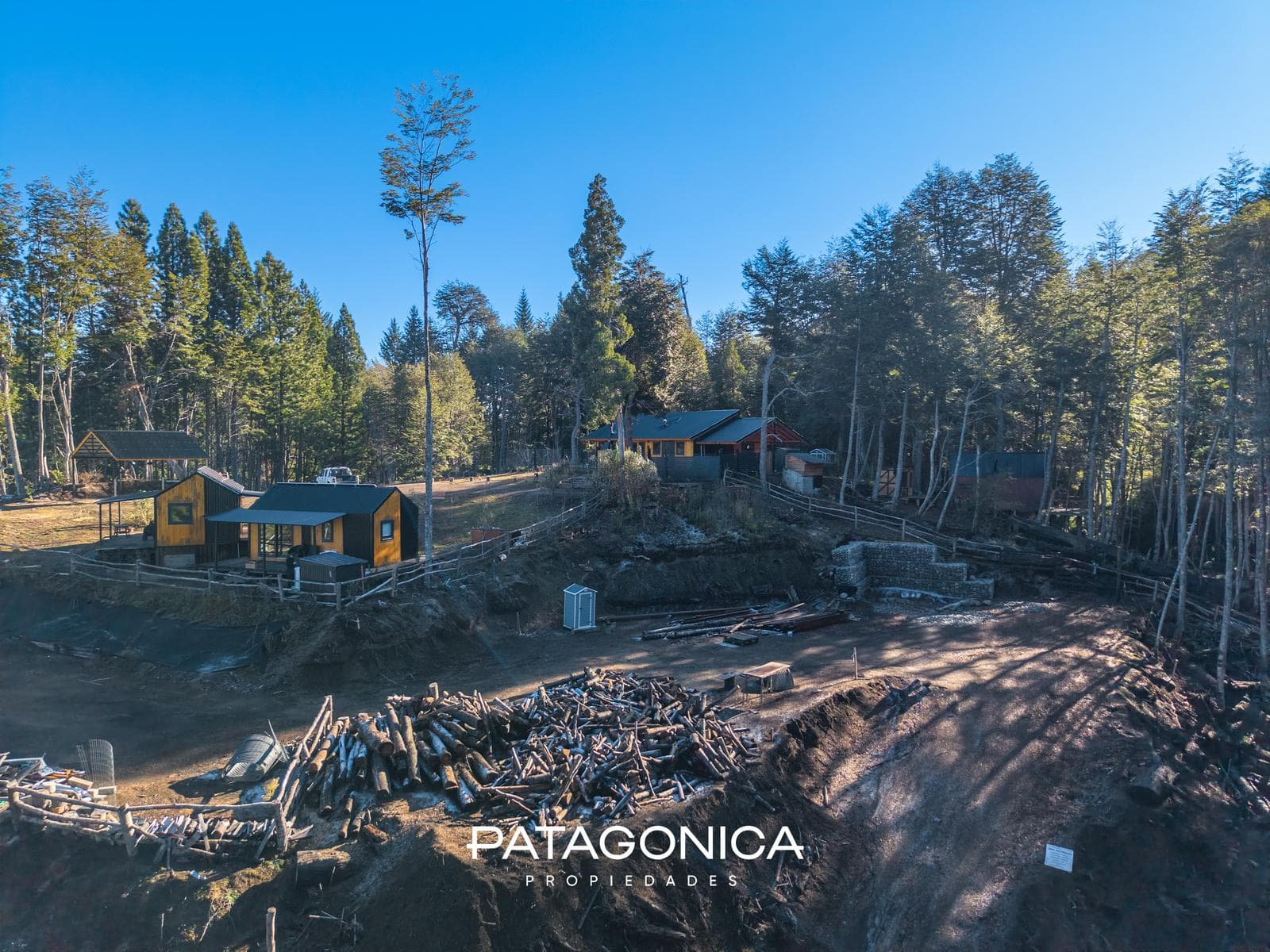 FOR SALE: 1,196 m² LOT WITH 140 m² BUILDING PLAN, IMPROVEMENTS, BANDURRIAS, VILLA LA ANGOSTURA