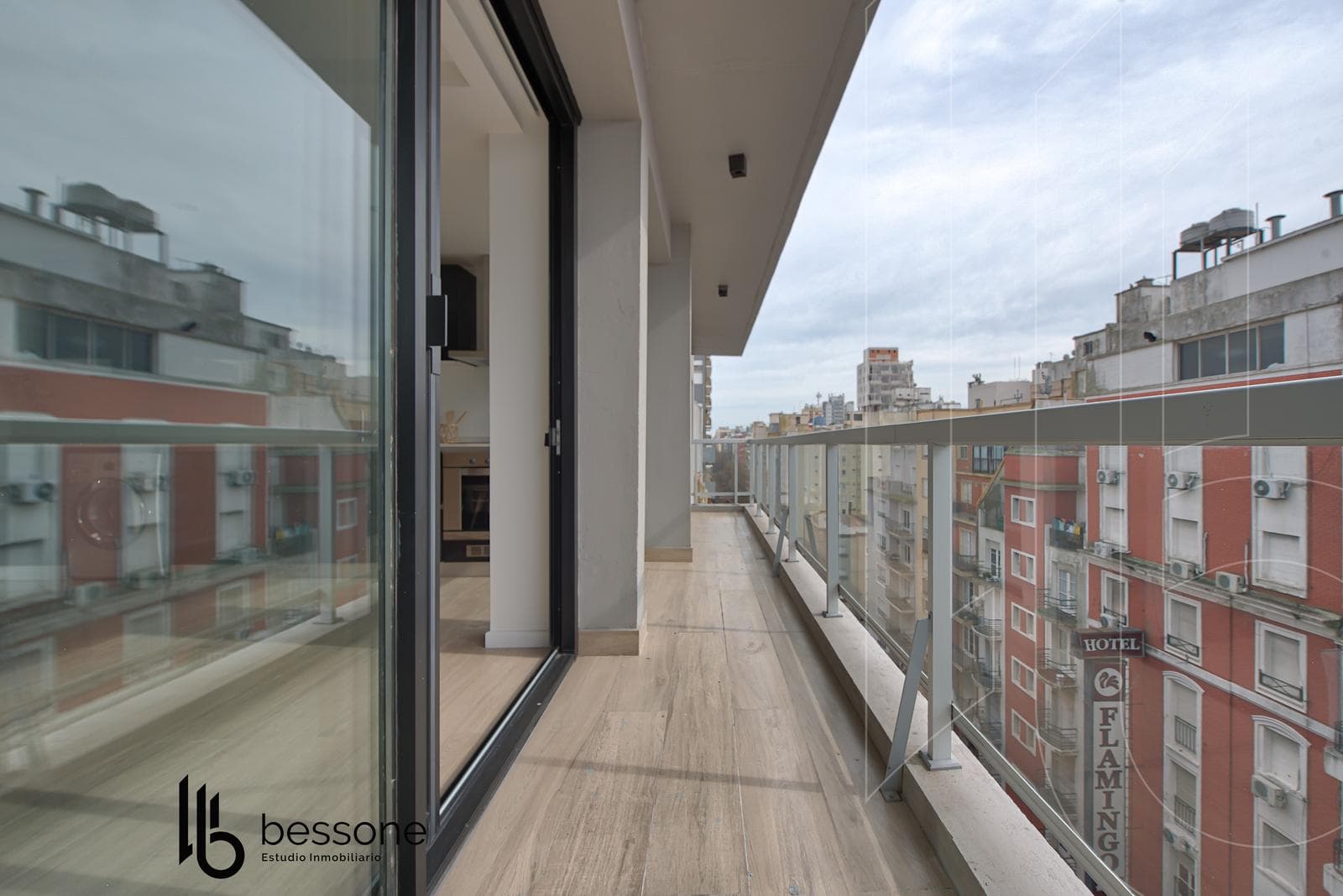 Apartment in Downtown