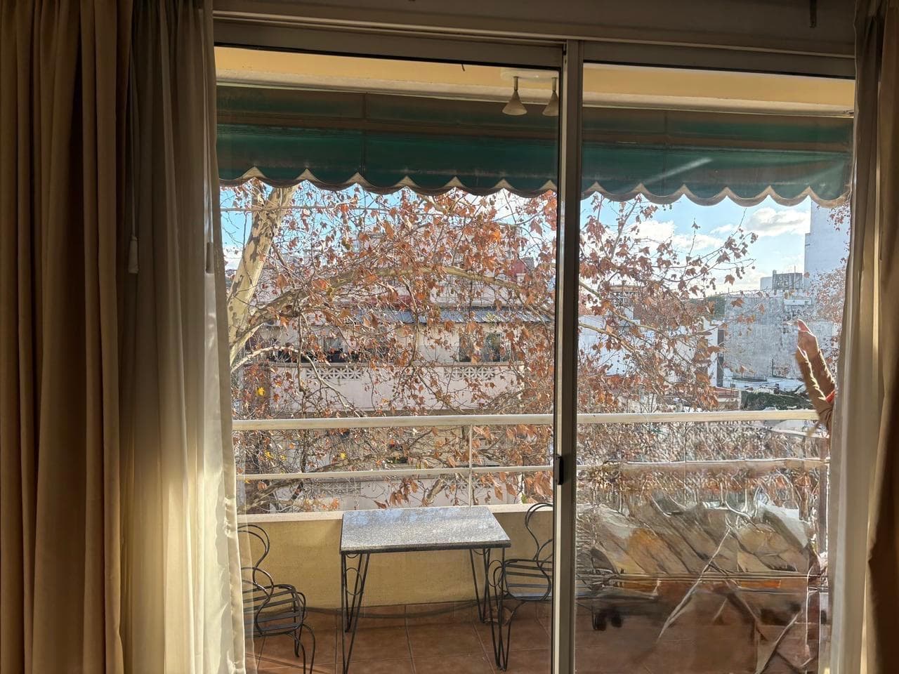3-room apartment with a balcony in Vélez Sarsfield, with amenities.