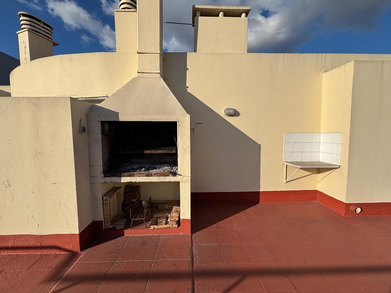 3-room apartment with a balcony in Vélez Sarsfield, with amenities.