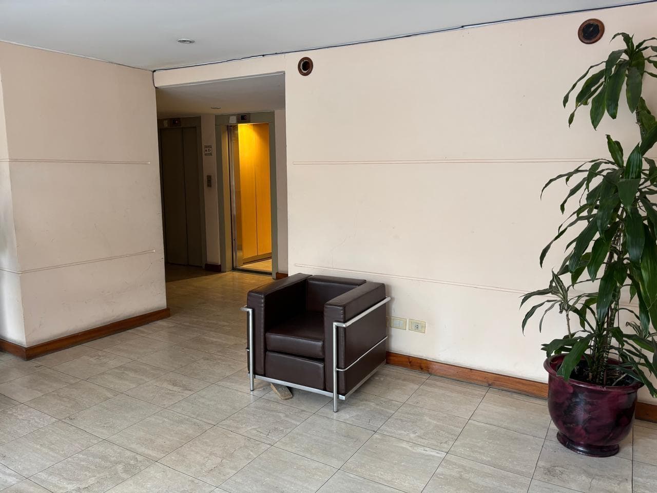 3-room apartment with a balcony in Vélez Sarsfield, with amenities.