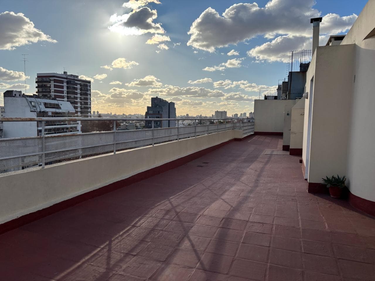 3-room apartment with a balcony in Vélez Sarsfield, with amenities.