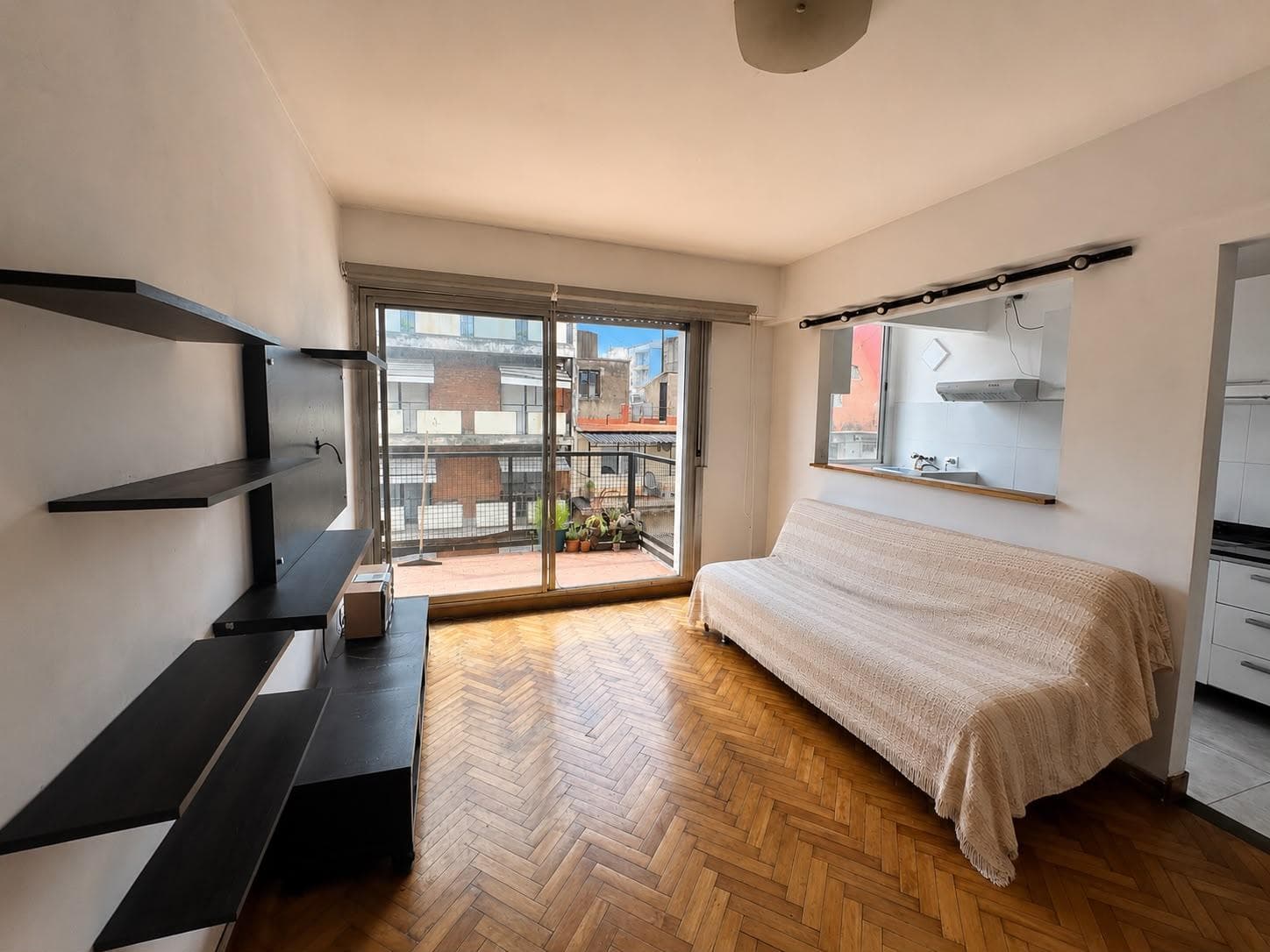 TWO-ROOM APARTMENT FOR SALE WITH BALCONY IN BALVANERA—QUALIFIES FOR A MORTGAGE