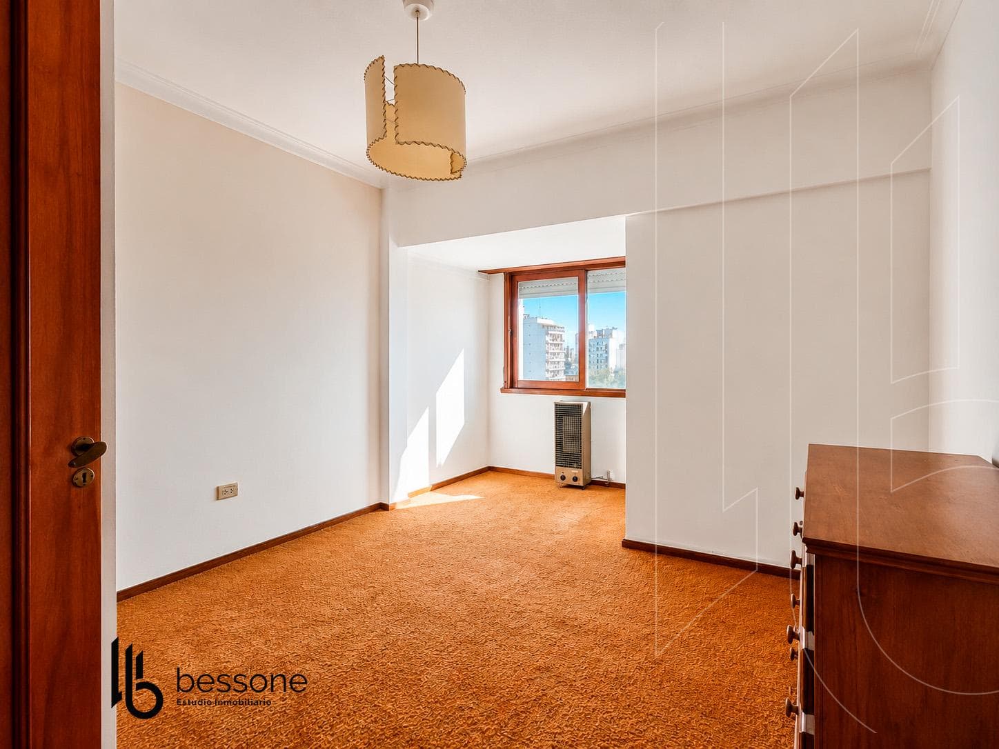 Very bright 2-room apartment in the CENTRO area