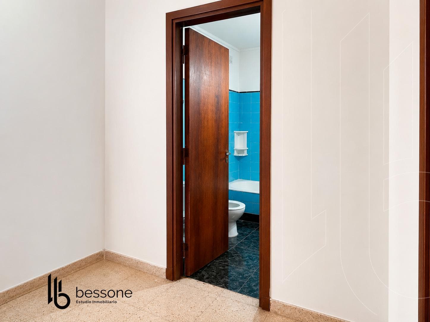 Very bright 2-room apartment in the CENTRO area
