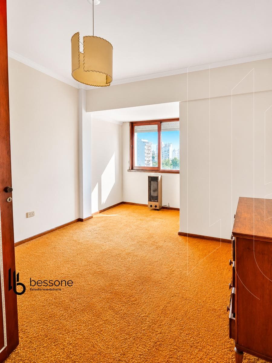 Very bright 2-room apartment in the CENTRO area