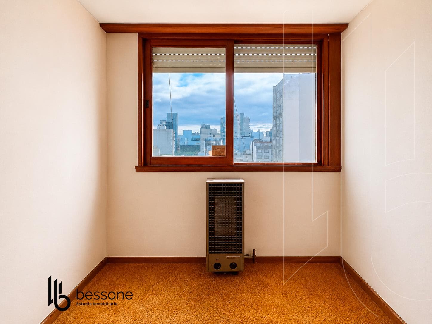 Very bright 2-room apartment in the CENTRO area